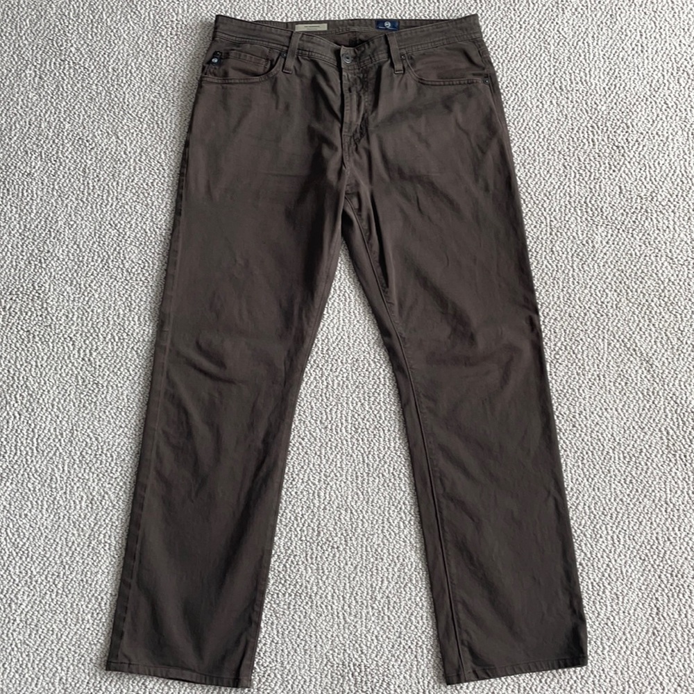 AG Graduate, 33/30, Dark Brown Color.